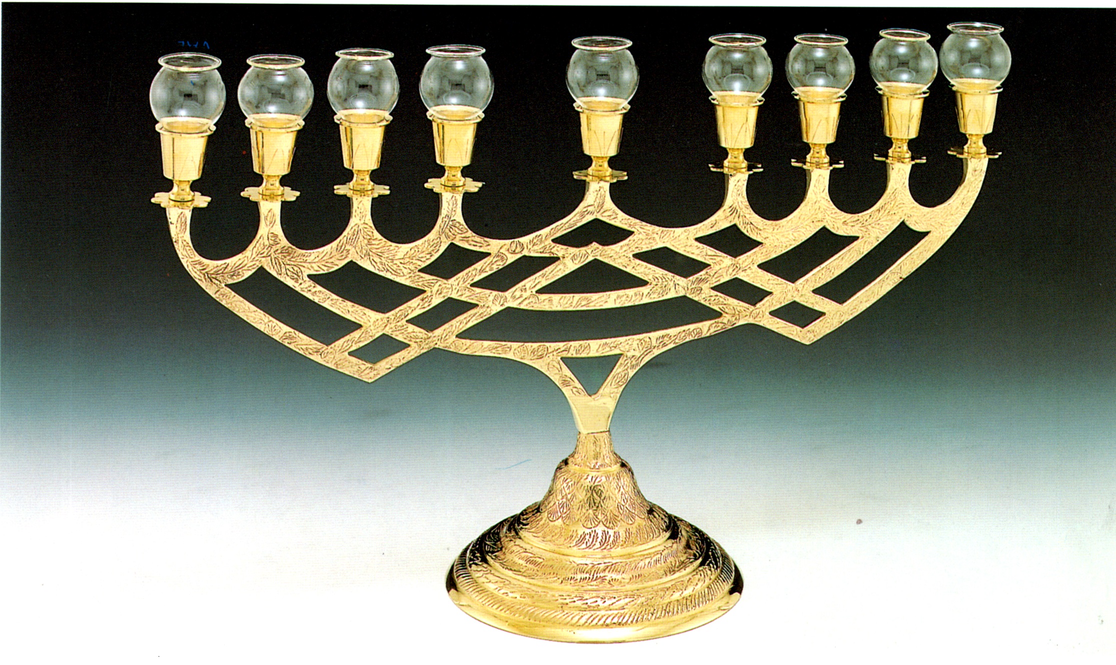 Candelabro 9 Brazos Menorah Dorado